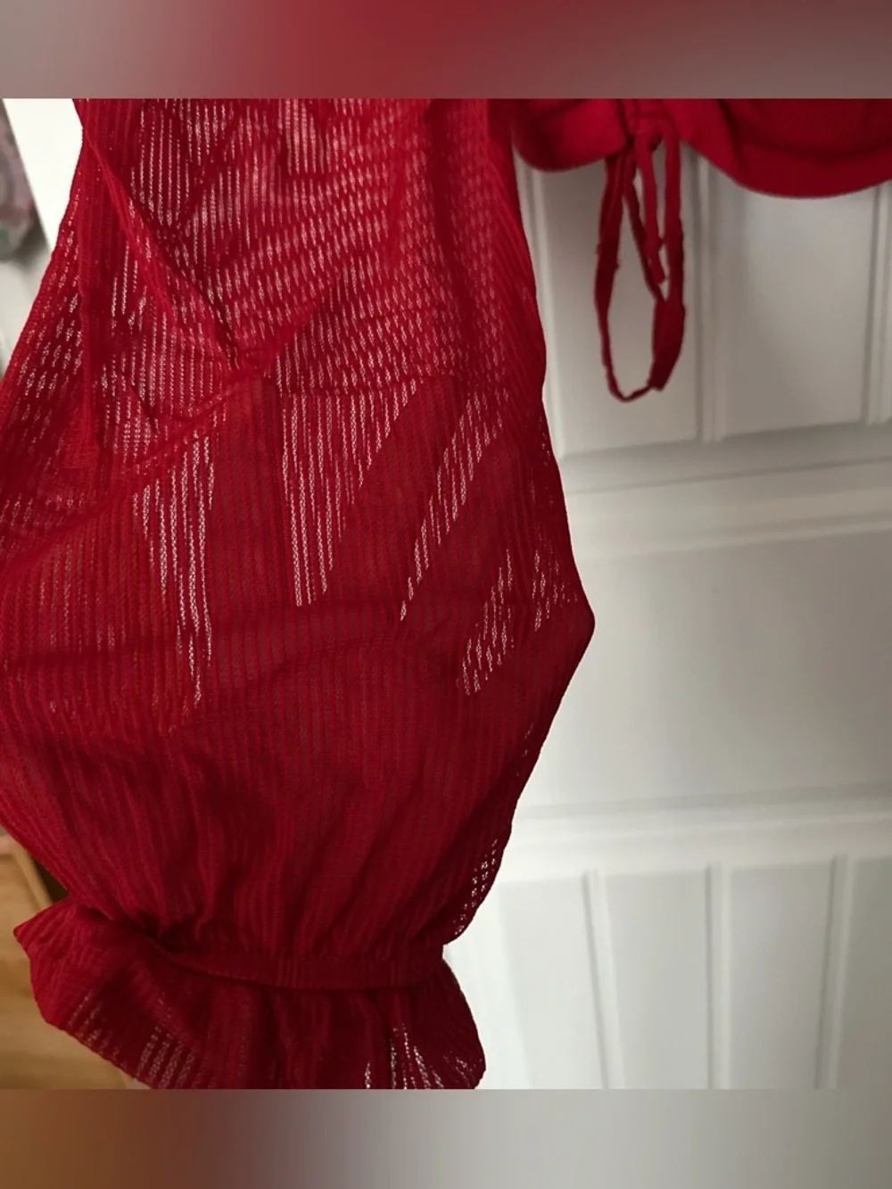 Red Off-Shoulder Ruched Crop Top - Picture 4 of 5